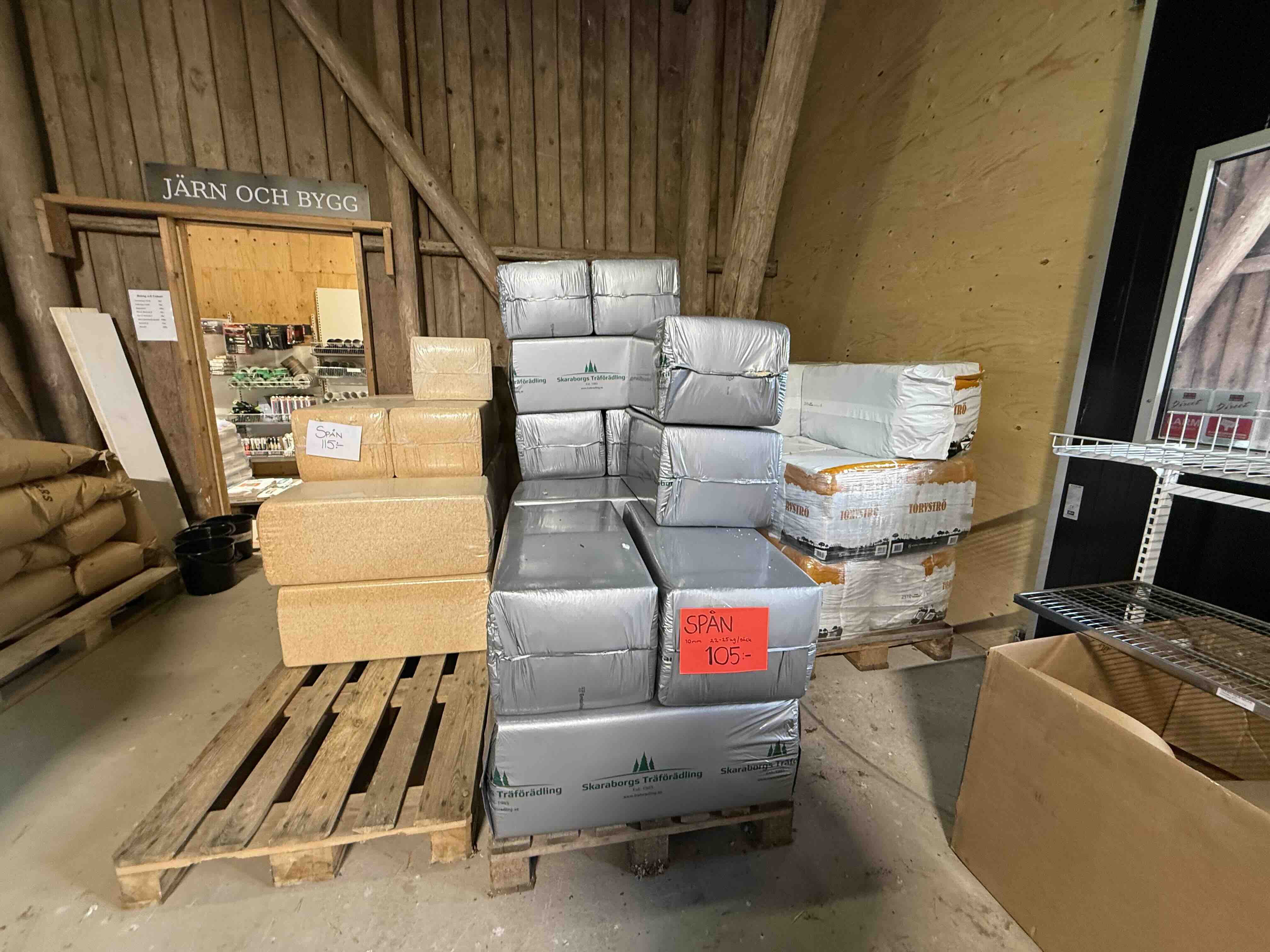 Grimor i arbete i skogsbryn