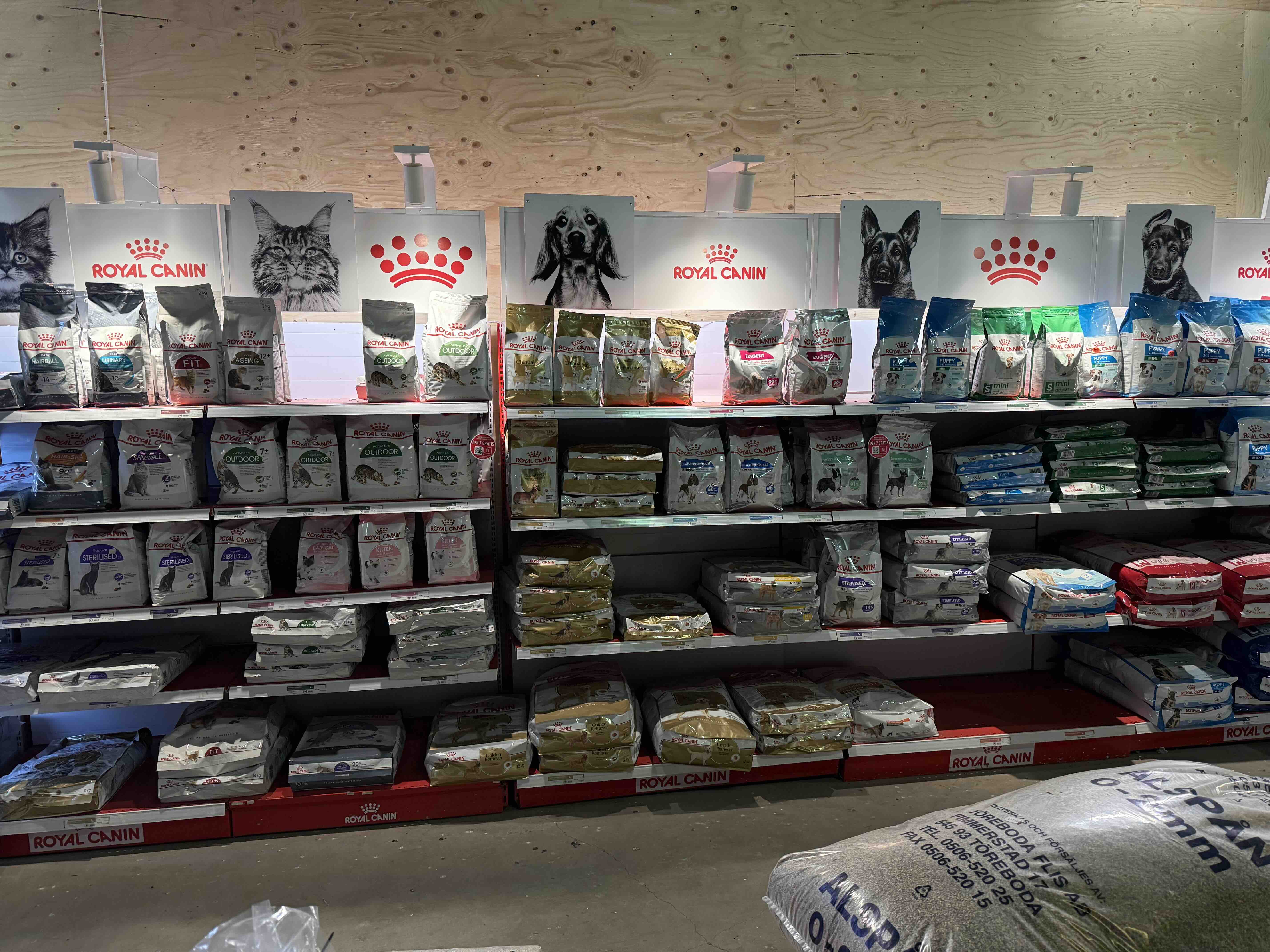 Grimor i arbete i skogsbryn