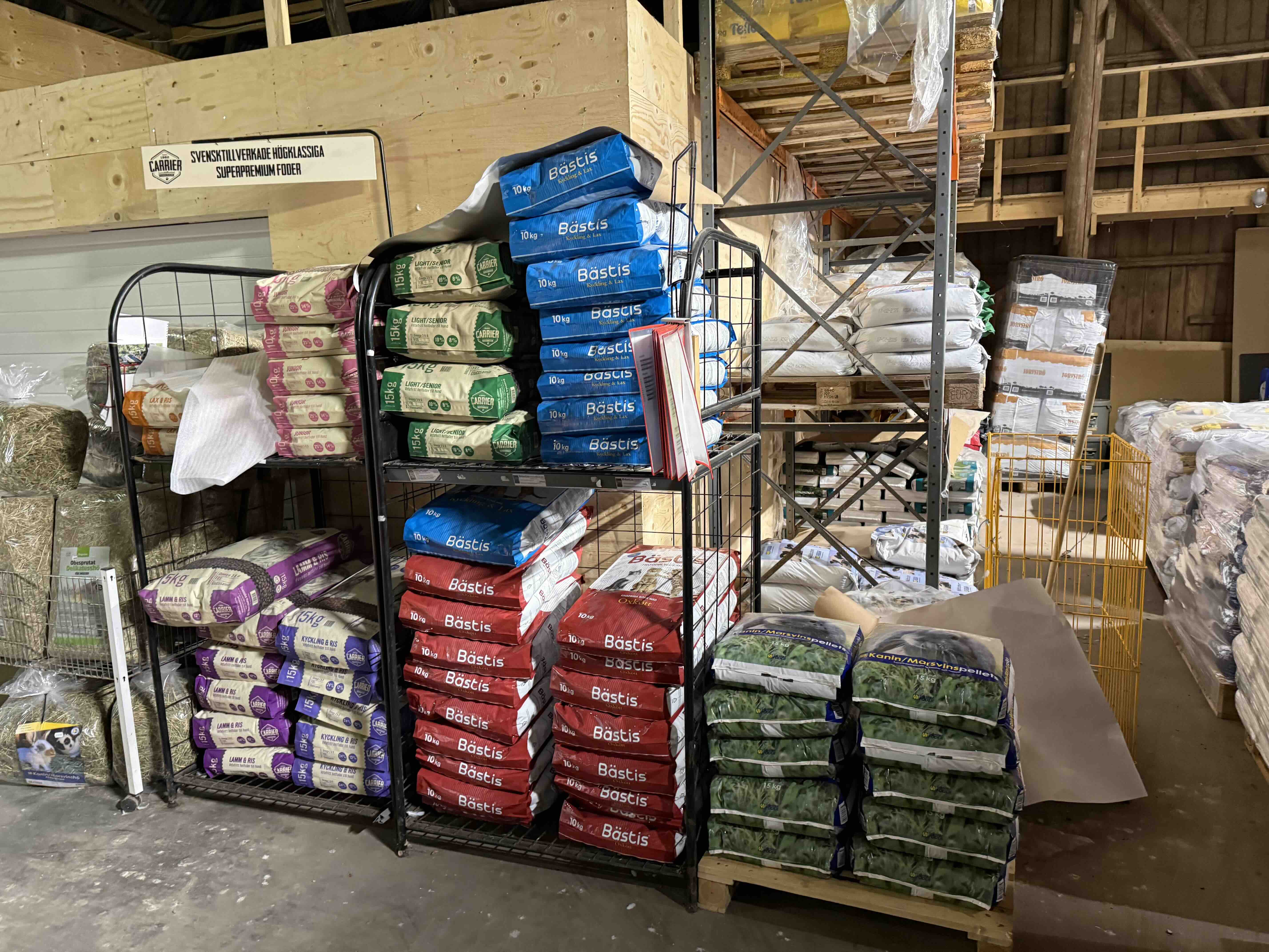 Grimor i arbete i skogsbryn