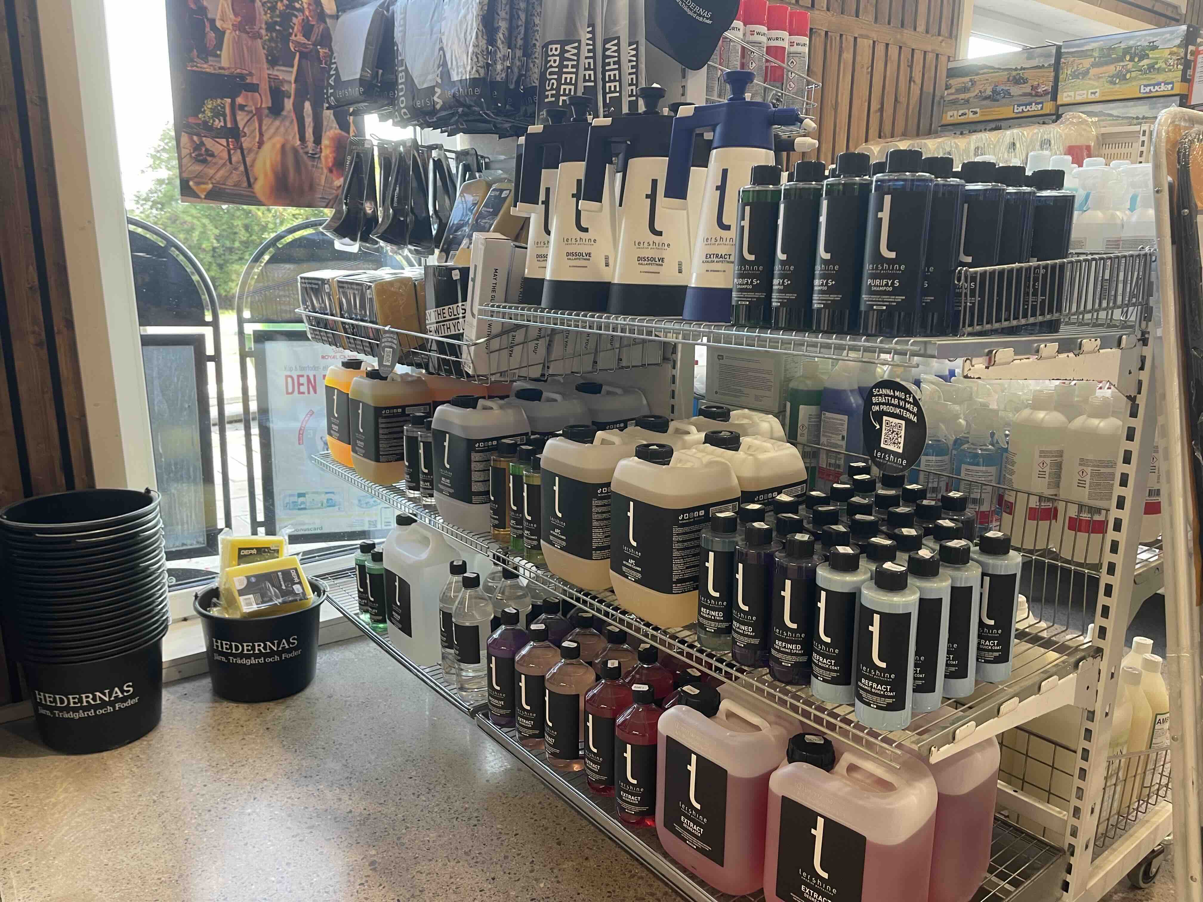 Grimor i arbete i skogsbryn